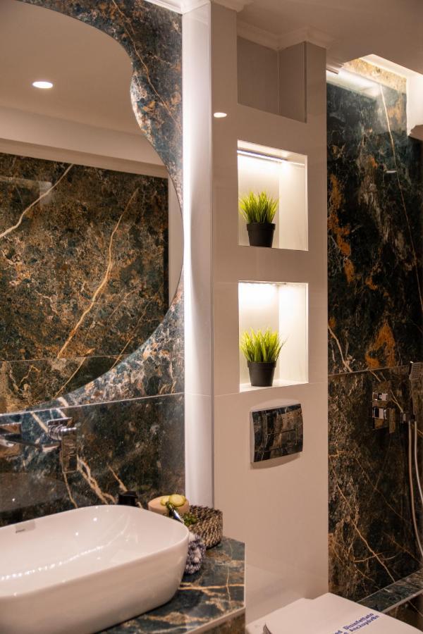 Sithoniars Luxury Ground Floor Apartment With Private Garden Neos Marmaras Eksteriør bilde